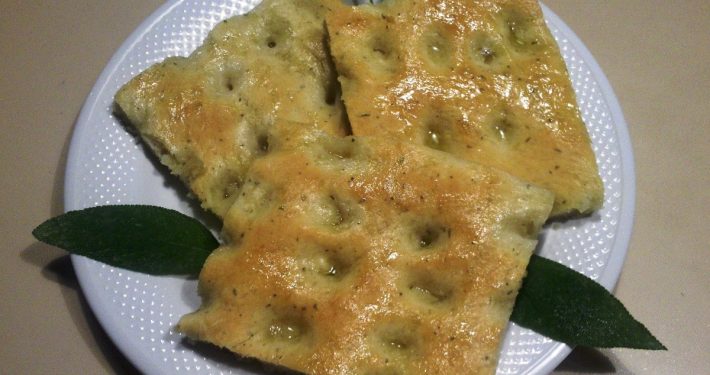 Focaccia genovese con la salvia